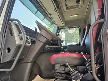 FM 460 8x2 HMF 26 t/m